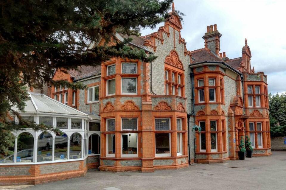 Sure Hotel by Best Western Reading 1