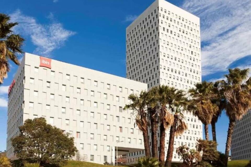 ibis Barcelona Santa Coloma 1