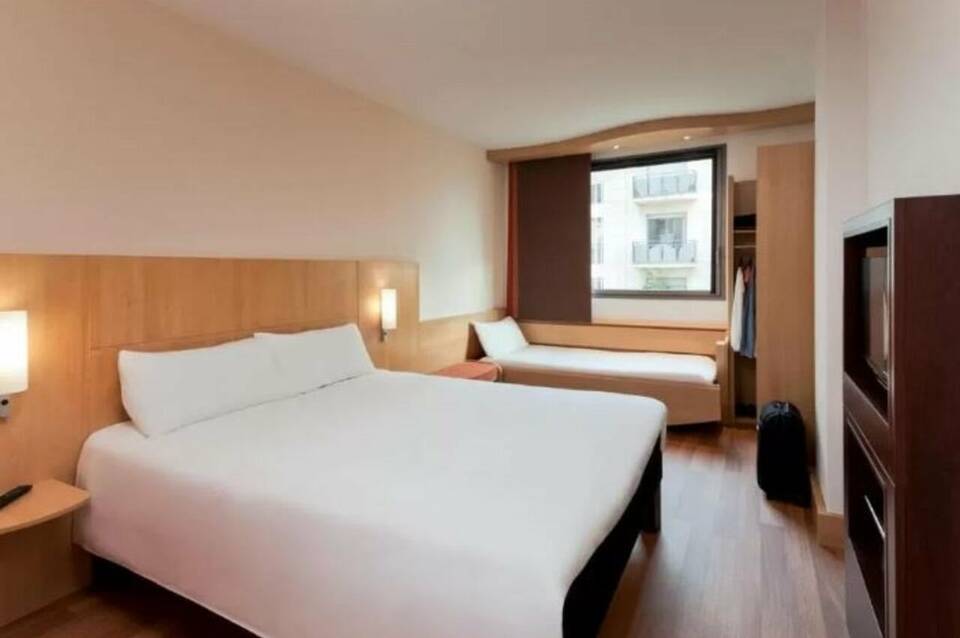 ibis Barcelona Santa Coloma 2
