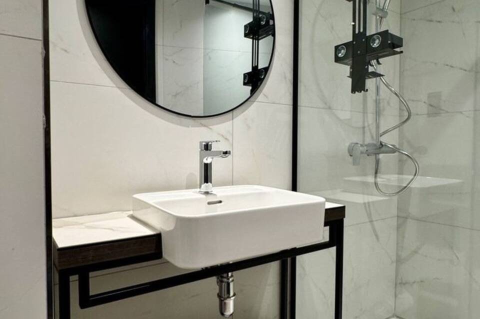 ASTE Hotel 5