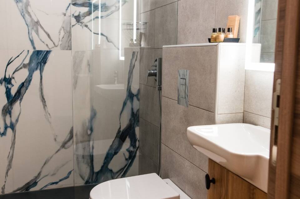 Blu Waters Boutique Hotel 5