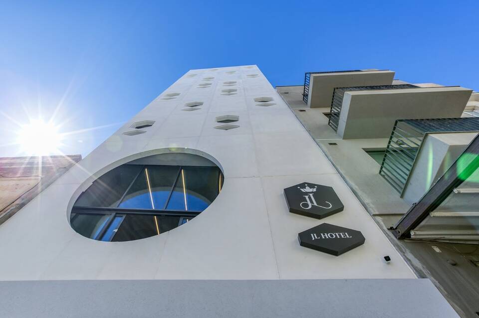Jl Hotel 1