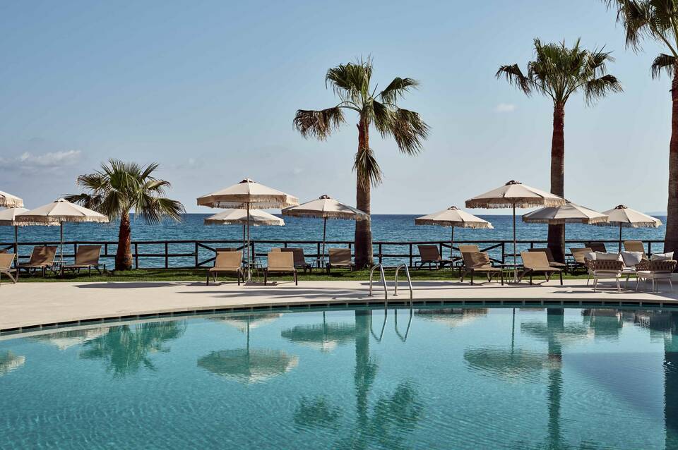 Windmill Bay Hotel 1