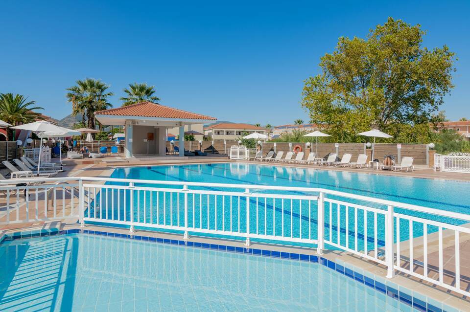 Karras Hotel 4