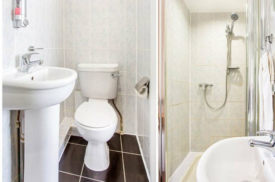 OYO London Guest House 3