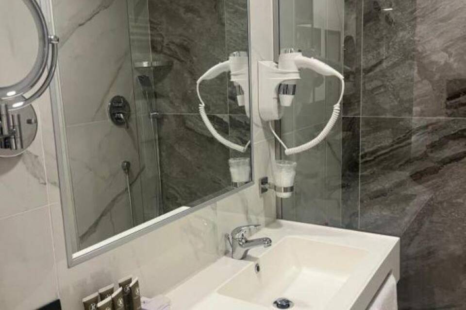 JR Hotels Bocconi Milano 5