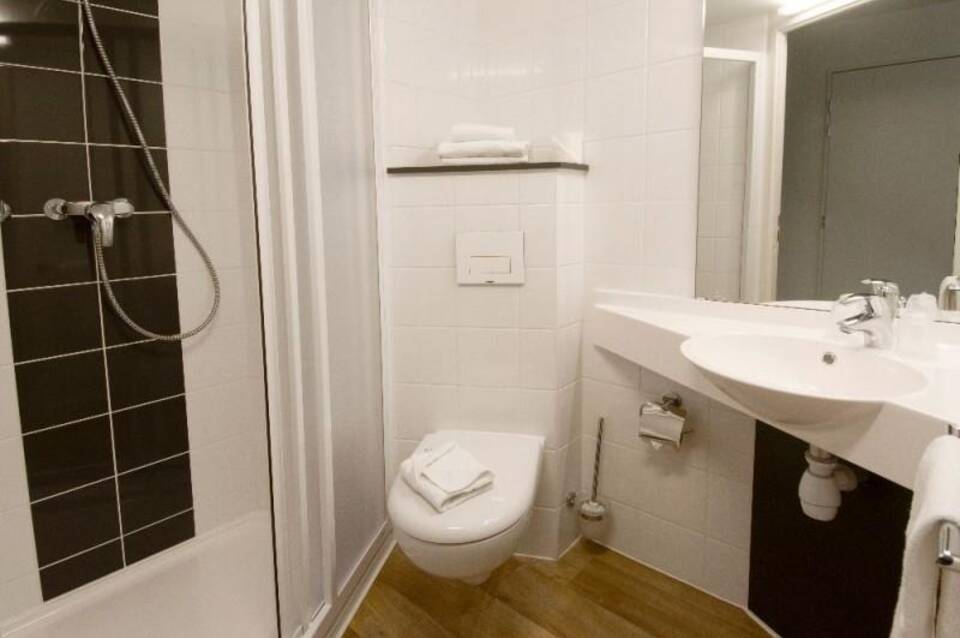 Lodge In Paris 13 2