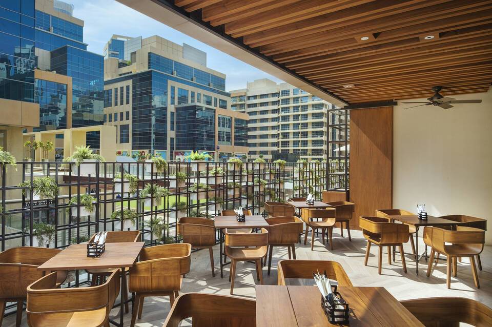 DoubleTree by Hilton Dubai - Business Bay 5