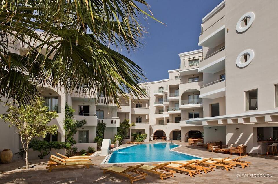 Parasol Luxury Hotel & Suites  1
