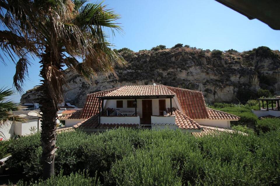 Le Roccette Mare Beach Hotel & Resturant 1
