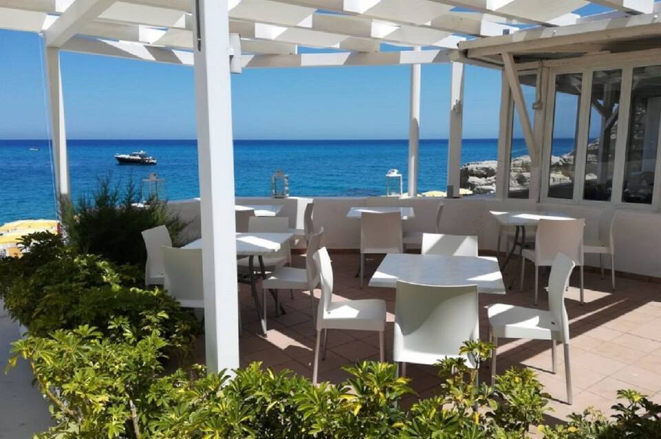 Le Roccette Mare Beach Hotel & Resturant 2