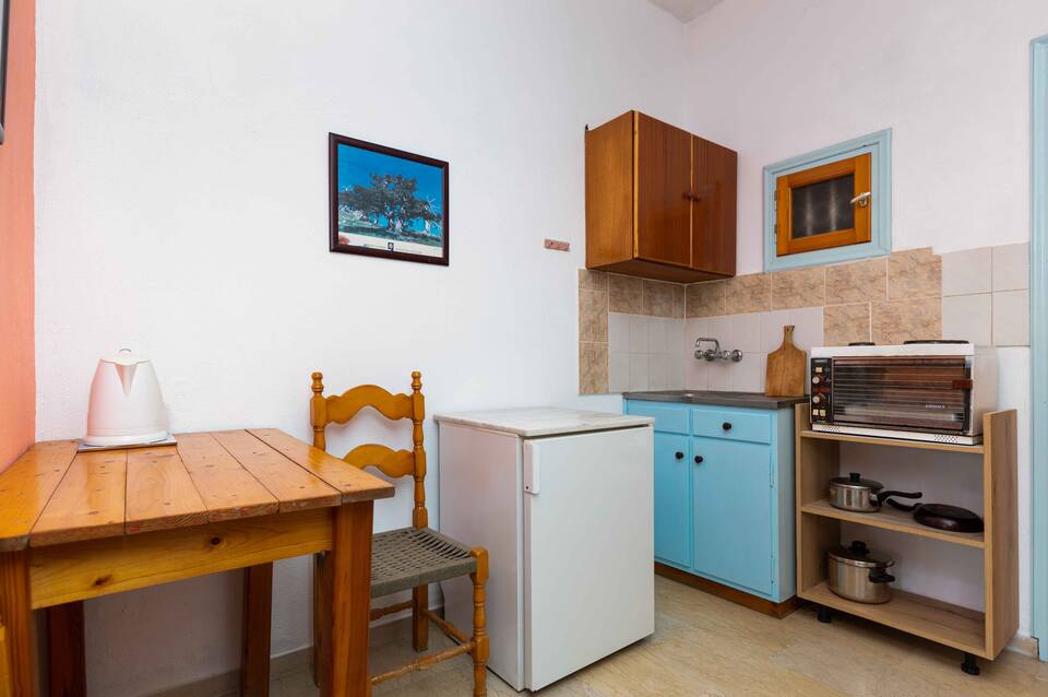 Alexandros Studios And Apartments 3