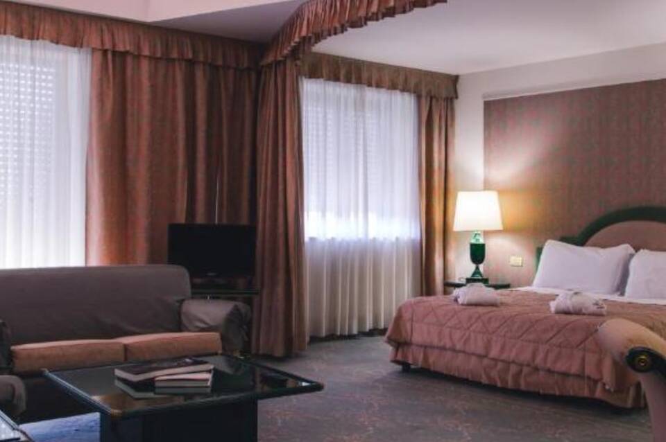 Grand Hotel Excelsior 2