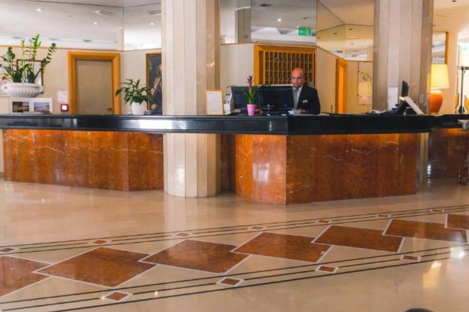 Grand Hotel Excelsior 3