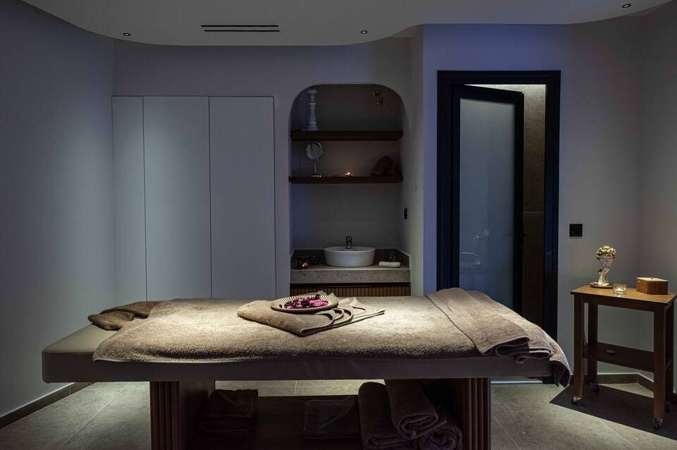 Noble Hotel Suites 5