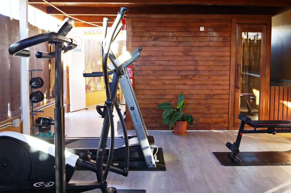 Los Almendros Gays Exclusive Vacation Club 5