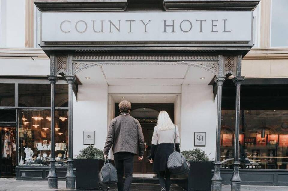 County Hotel 5