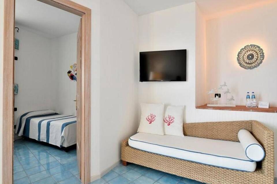 Hotel Resort & SPA Baia Caddinas 5