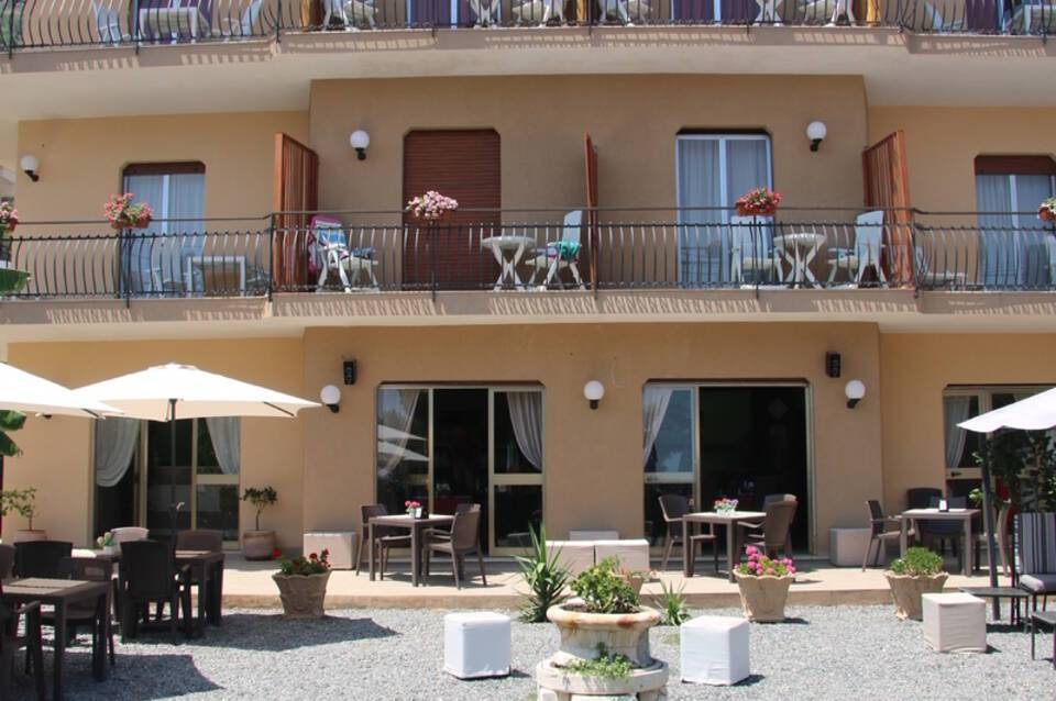 Hotel Chrismare 2