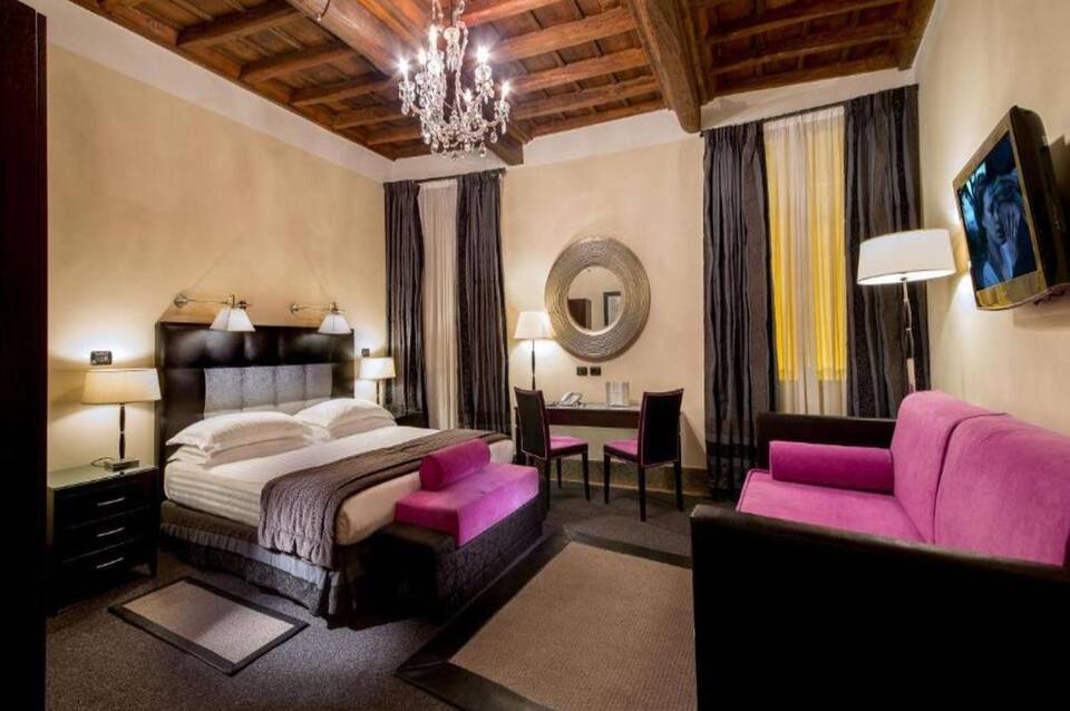 The Inn at the Roman Forum 4