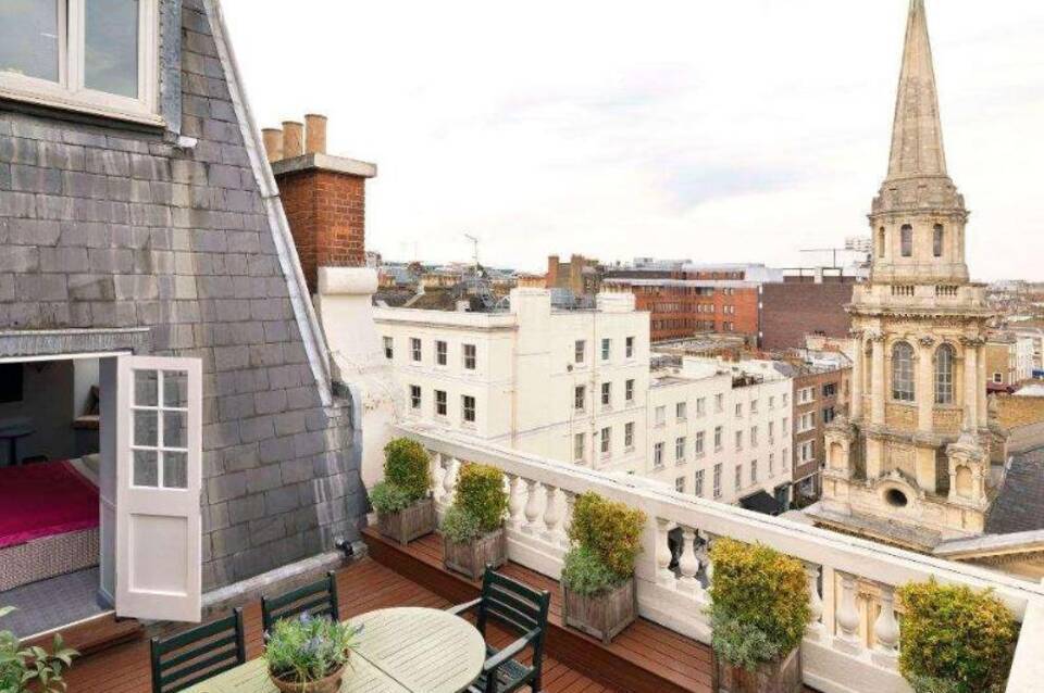 The Mandeville Hotel 5