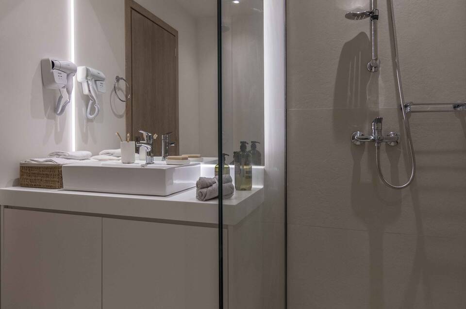 Gallery Suites & Residences Piraeus 1