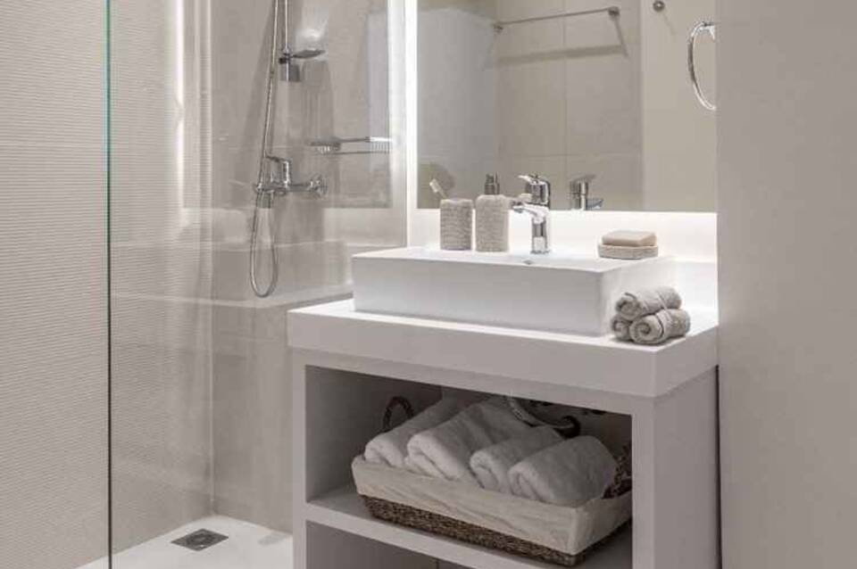 Gallery Suites & Residences Piraeus 4