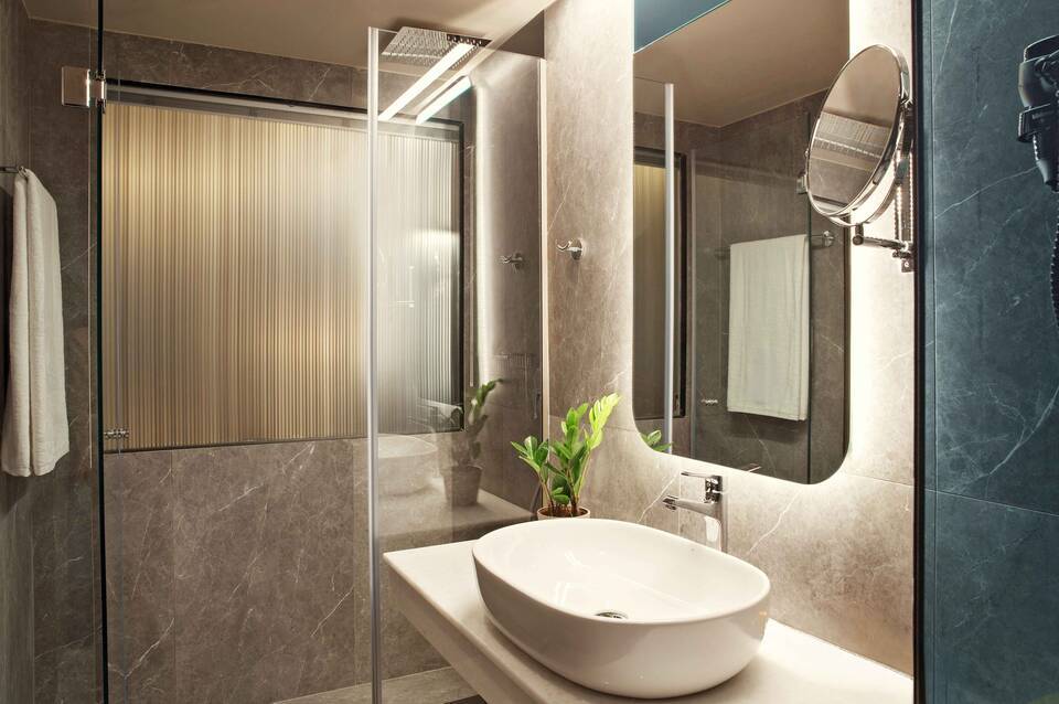 Zeus Essence Athens Central 4