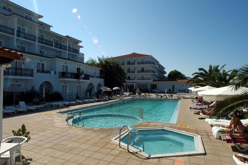 Chryssi Akti Hotel 1