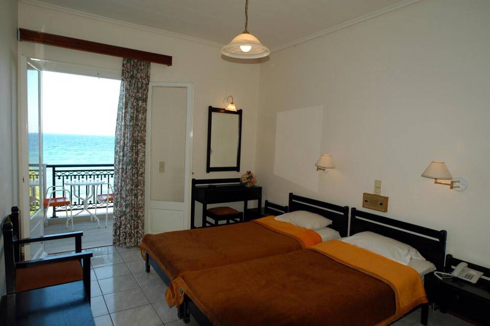 Chryssi Akti Hotel 3