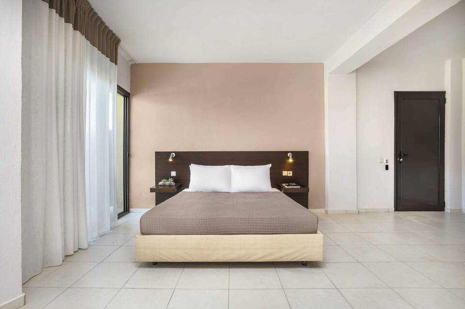 Ohana Hotel 4