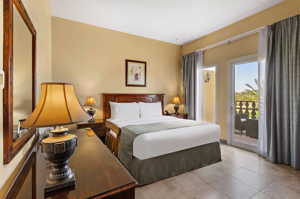 Al Hamra Village Hotel 2
