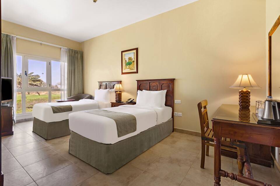 Al Hamra Village Hotel 3