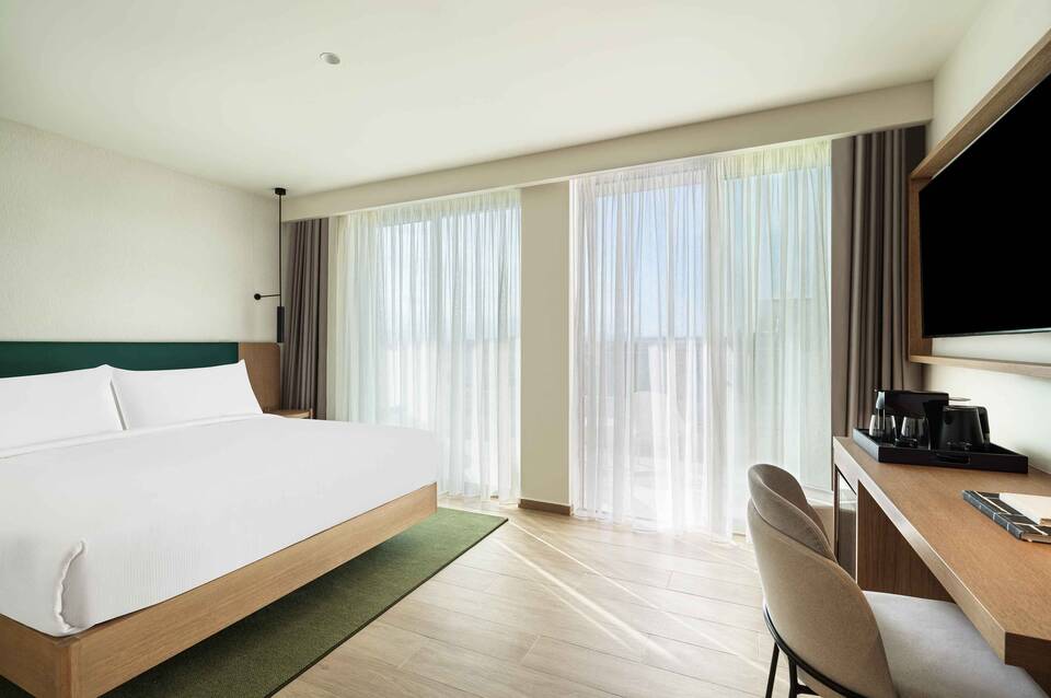 Hilton Garden Inn Chania City 2