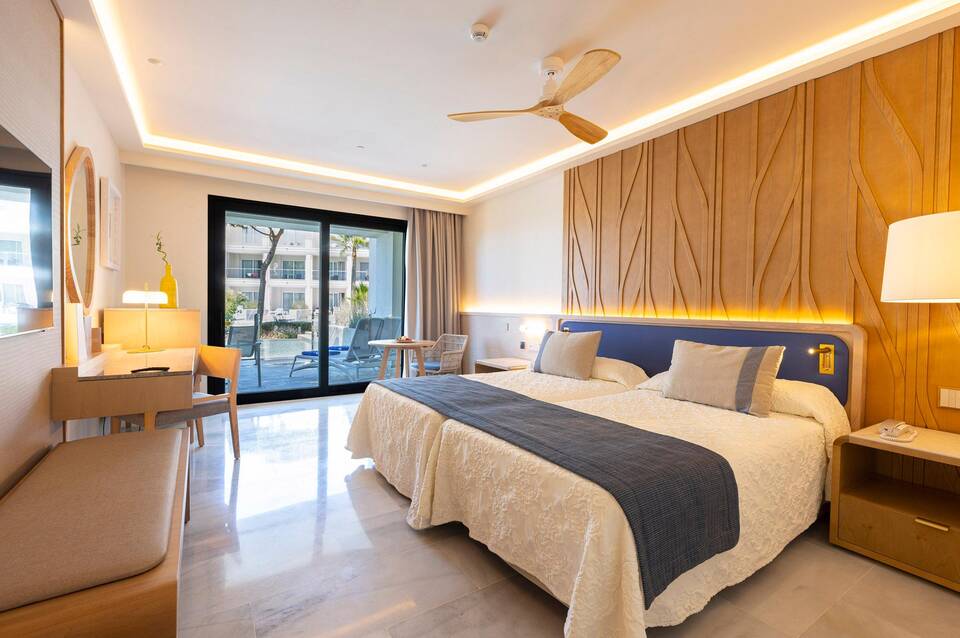 Hipotels Barrosa Palace 5