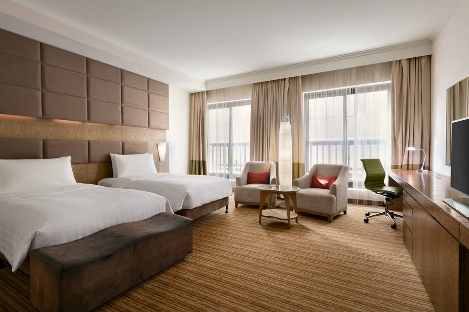 Traders Hotel Qaryat Al Beri 4