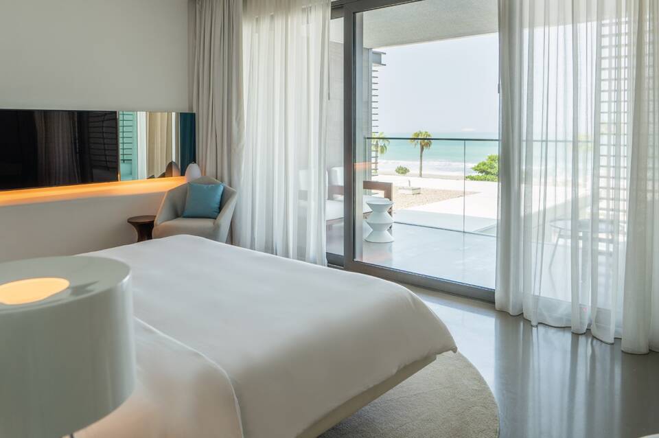 Nikki Beach Resort & Spa Dubai 5