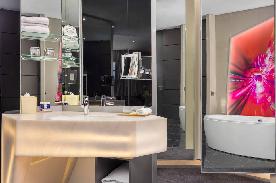 V Hotel Dubai Curio Collection by Hilton 5