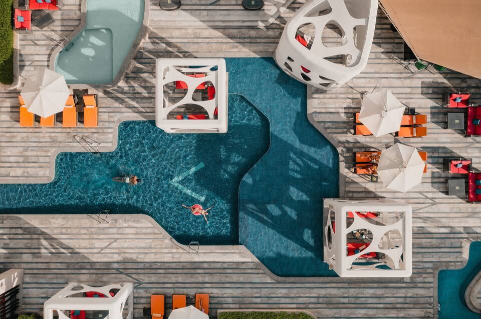 V Hotel Dubai Curio Collection by Hilton 1
