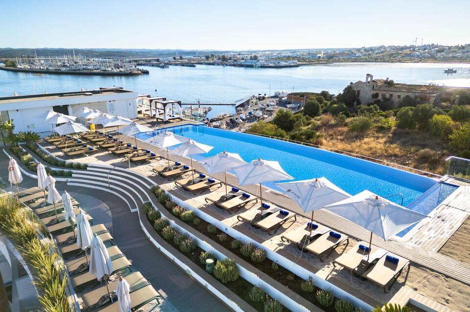 Jupiter Marina Hotel - Couples & Spa 1