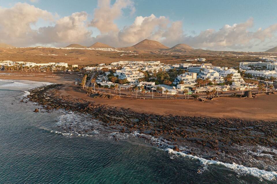 Seaside Los Jameos 5