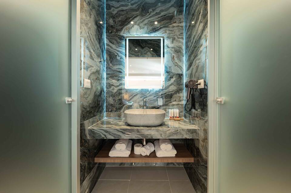 Philia Center Suites 5