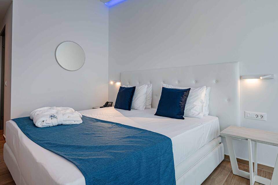 Mer Bleu Beach Hotel 5