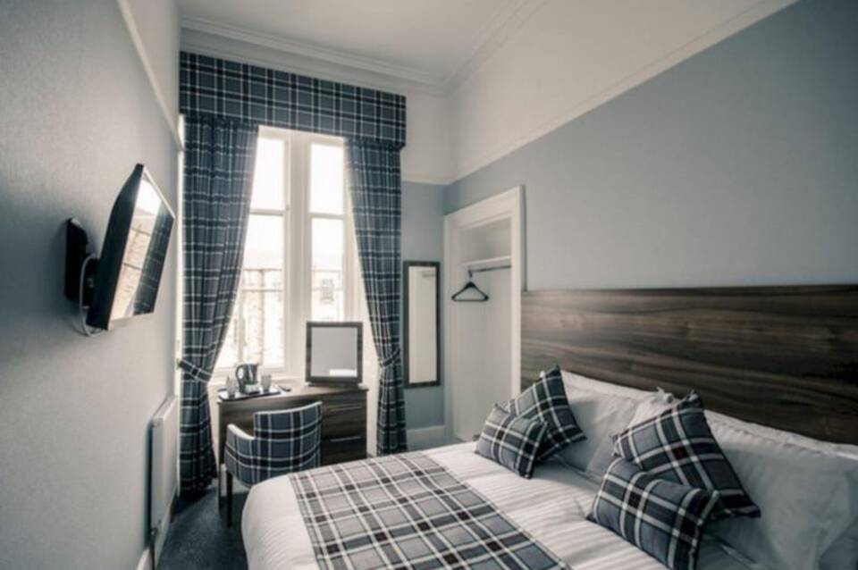 Royal West End Hotel 1