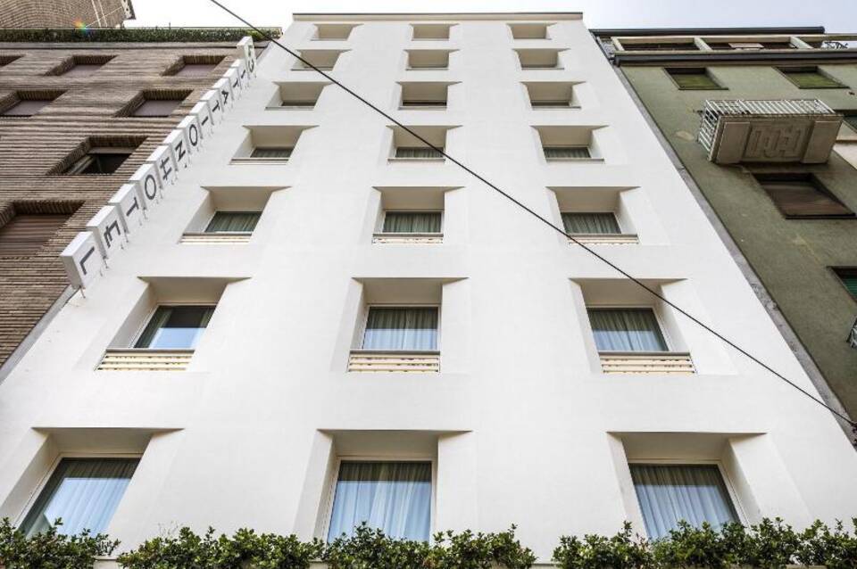 43 Station Hotel 2