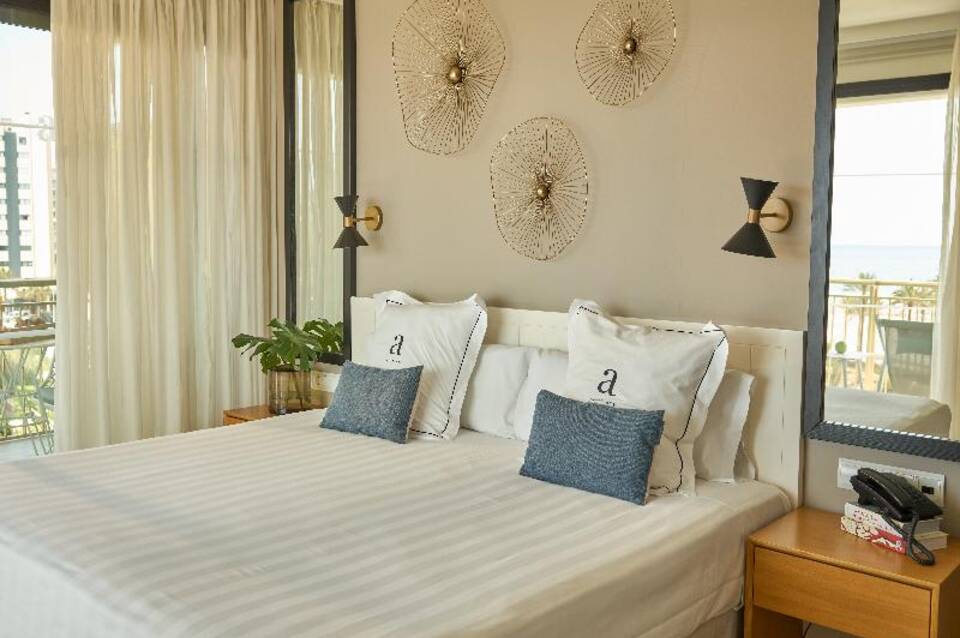 Hotel Almirante 4