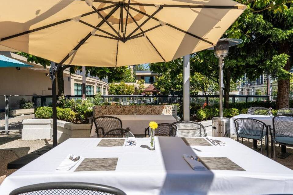 Executive Suites Hotel and Conference Center - Burnaby 4