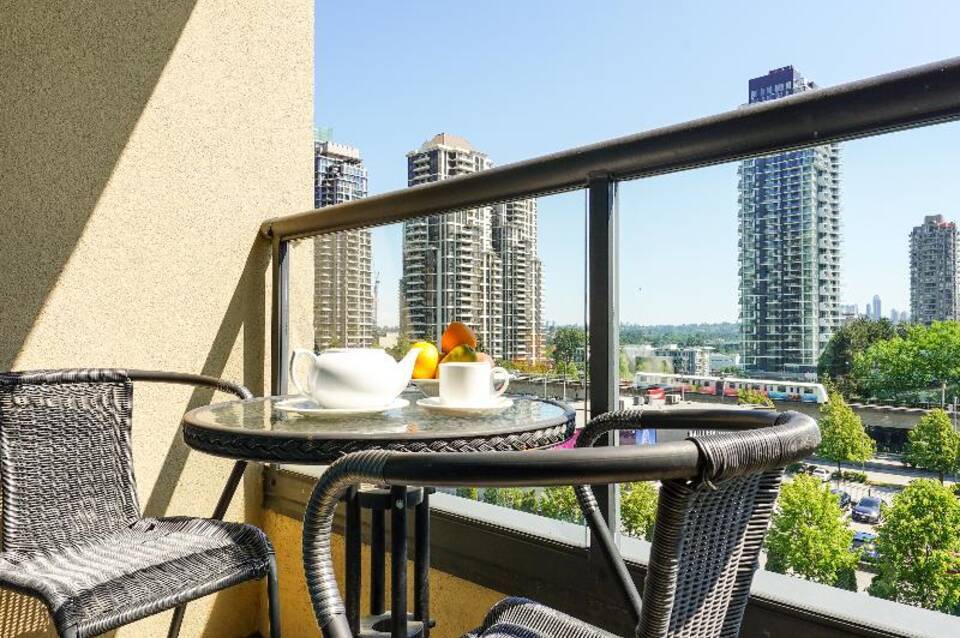 Executive Suites Hotel and Conference Center - Burnaby 5