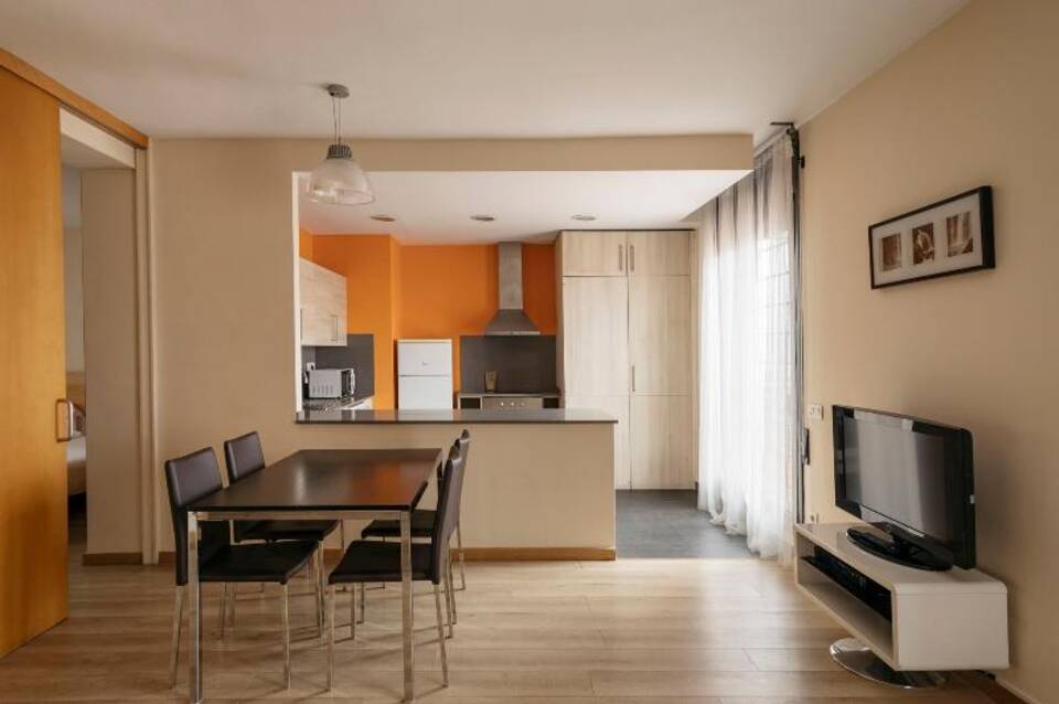 Villarroel Apartments 3