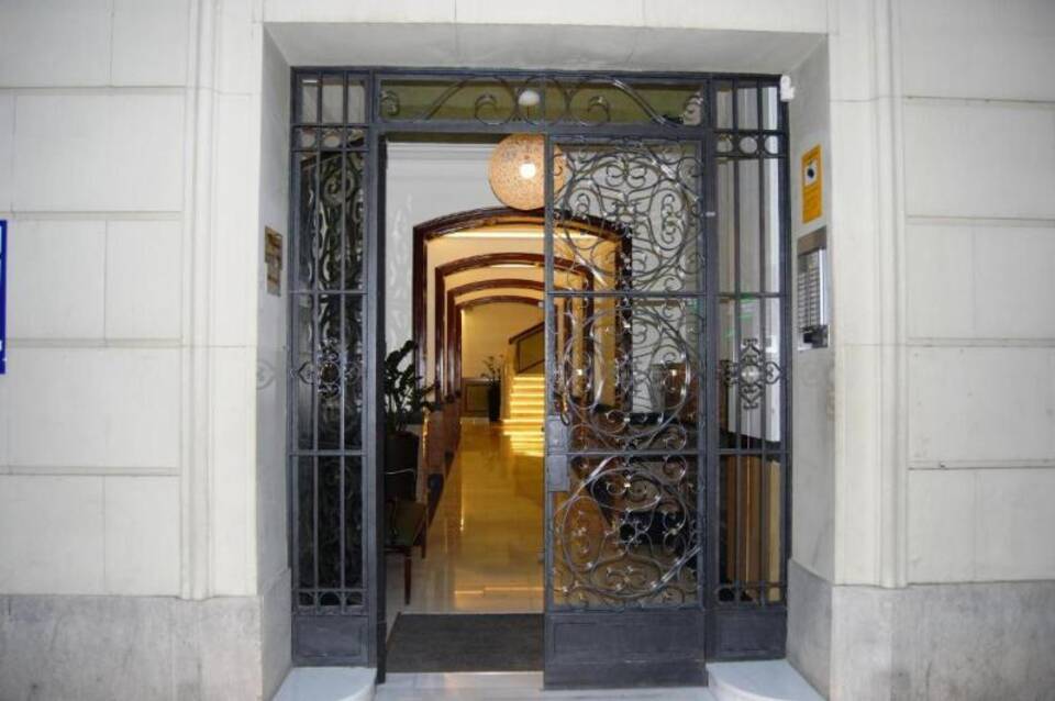 Mercedes Heritage Barcelona Apartments 1